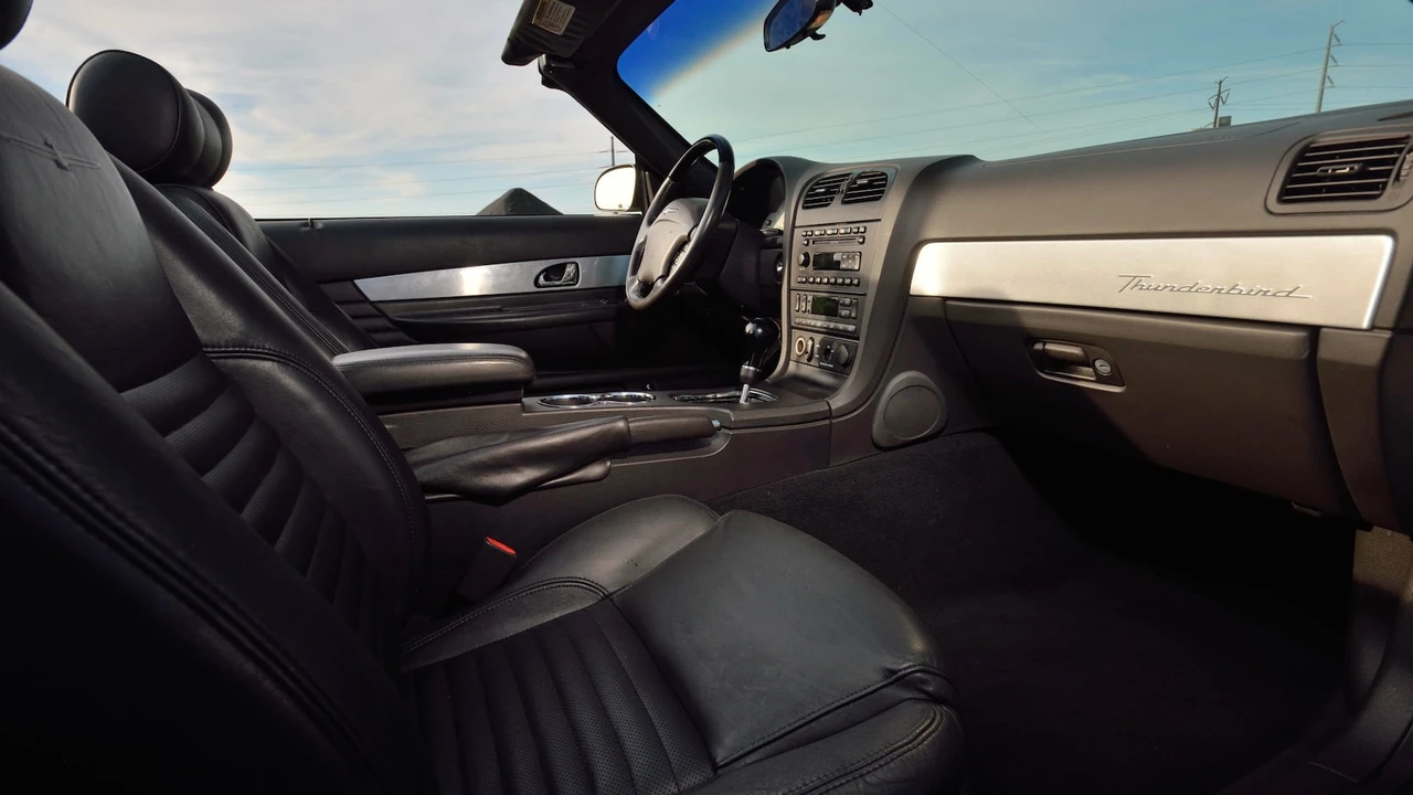 2002 Ford Thunderbird 11th Gen - Image 5 of 31