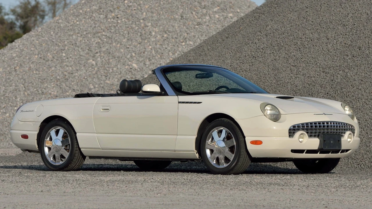 2002 Ford Thunderbird 11th Gen - Image 12 of 31