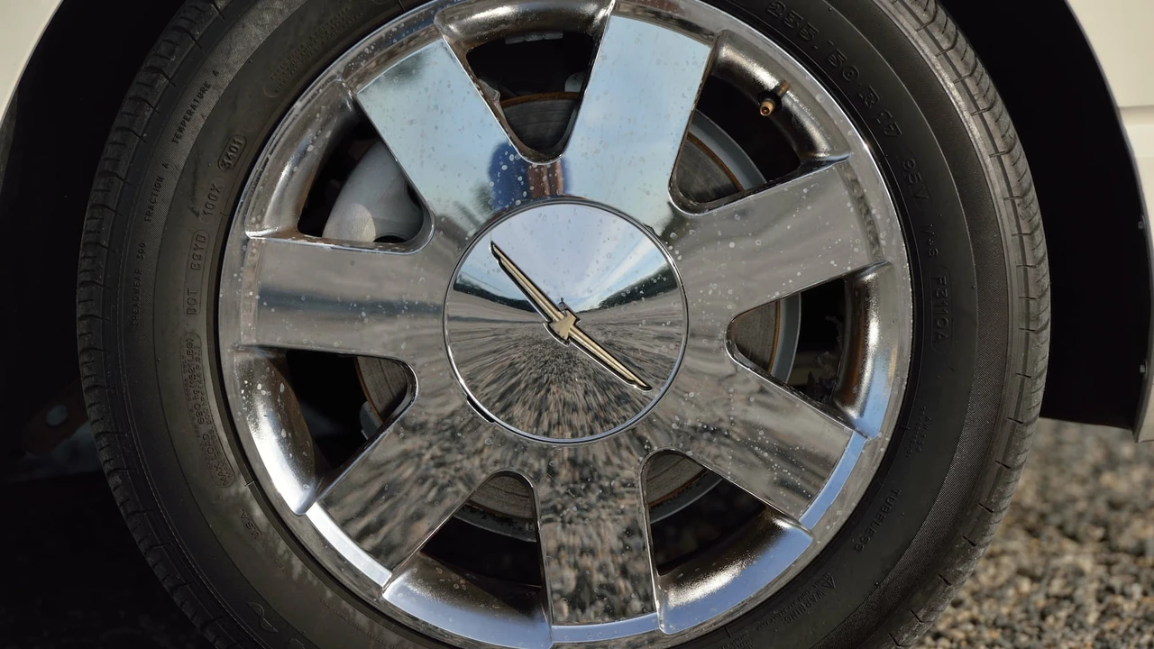 2002 Ford Thunderbird 11th Gen - Image 15 of 31