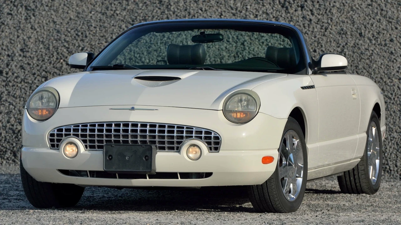 2002 Ford Thunderbird 11th Gen - Image 21 of 31