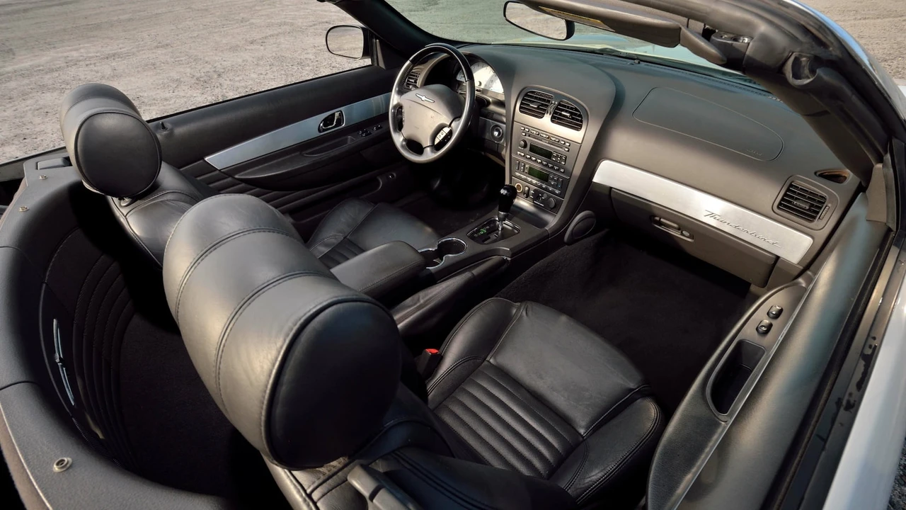2002 Ford Thunderbird 11th Gen - Image 26 of 31