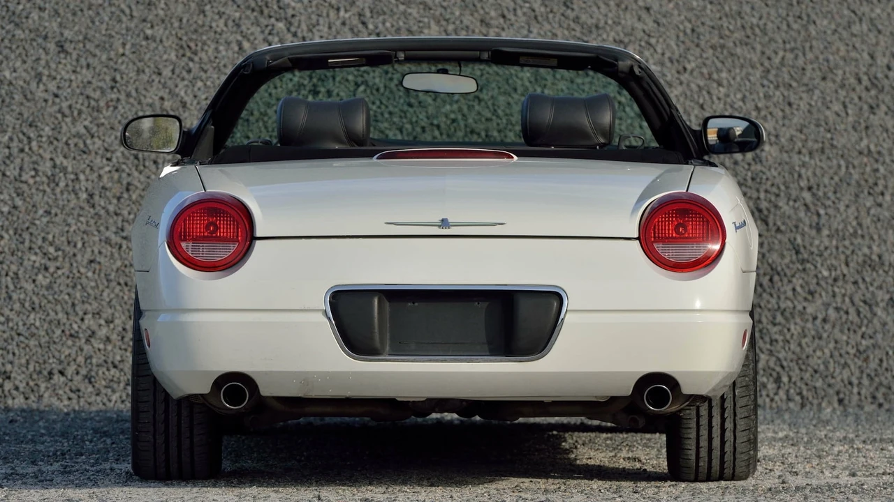 2002 Ford Thunderbird 11th Gen - Image 27 of 31