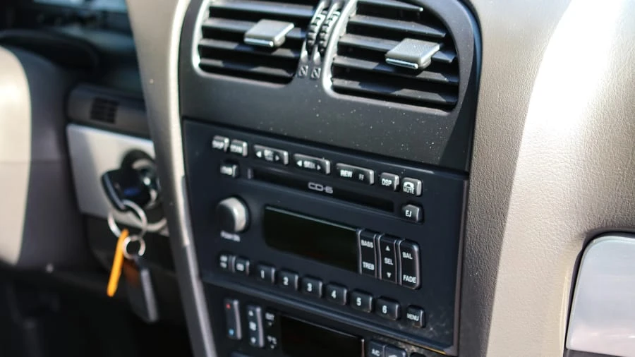 2002 Ford Thunderbird 11th Gen - Image 14 of 31
