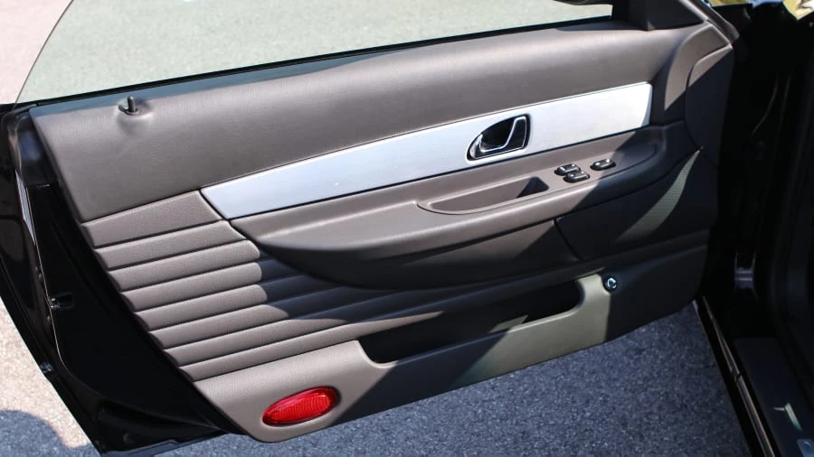 2002 Ford Thunderbird 11th Gen - Image 17 of 31
