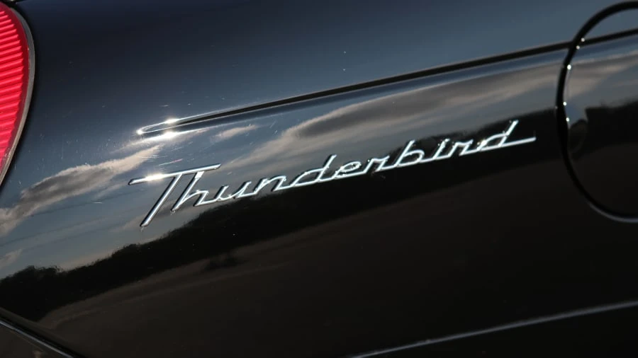2002 Ford Thunderbird 11th Gen - Image 23 of 31
