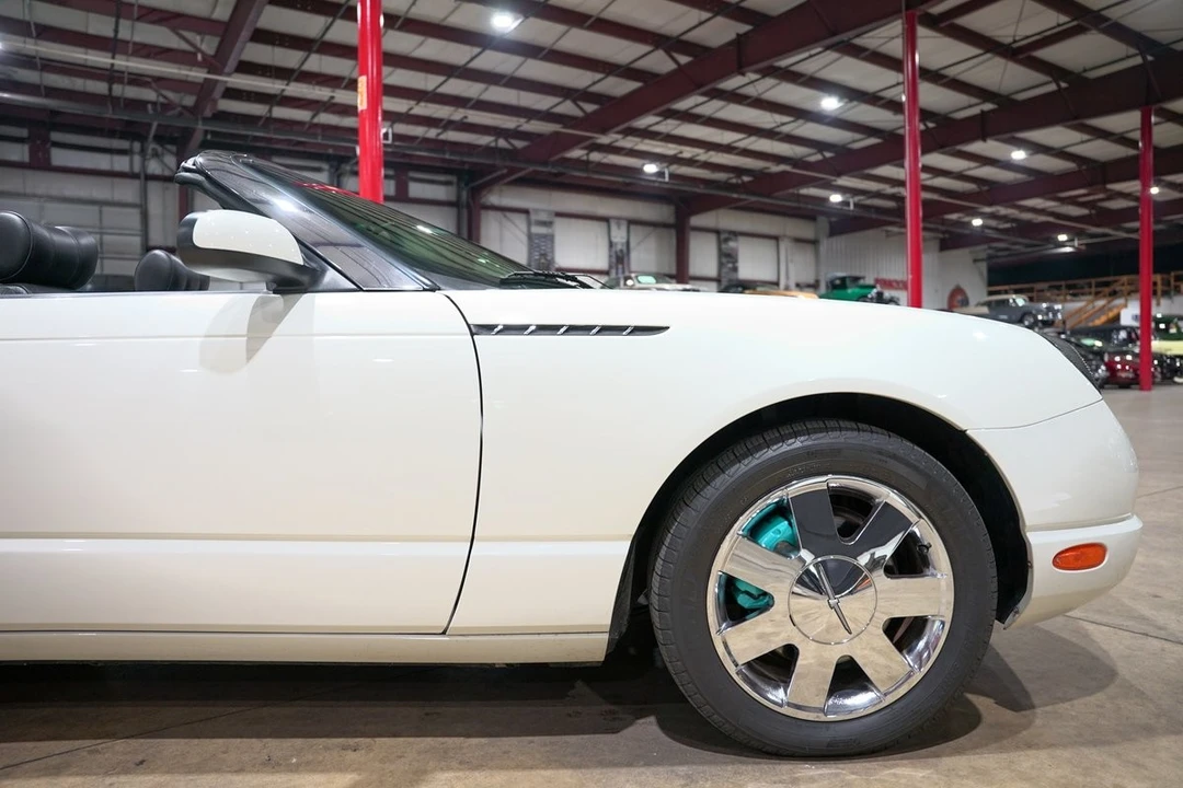 2002 Ford Thunderbird 10th Gen - Image 11 of 12