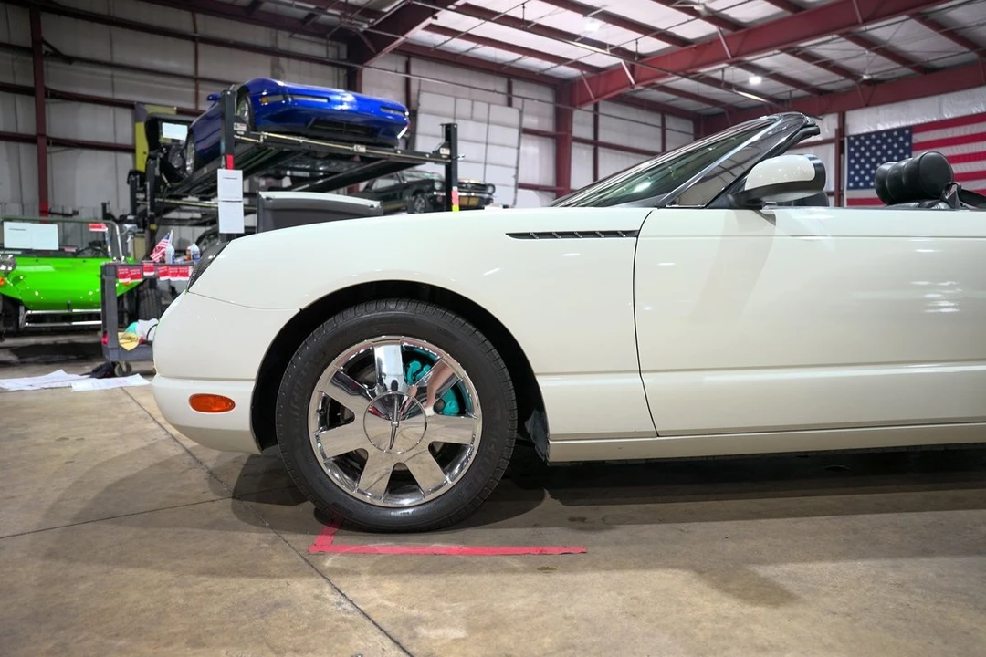 2002 Ford Thunderbird 10th Gen - Image 3 of 12