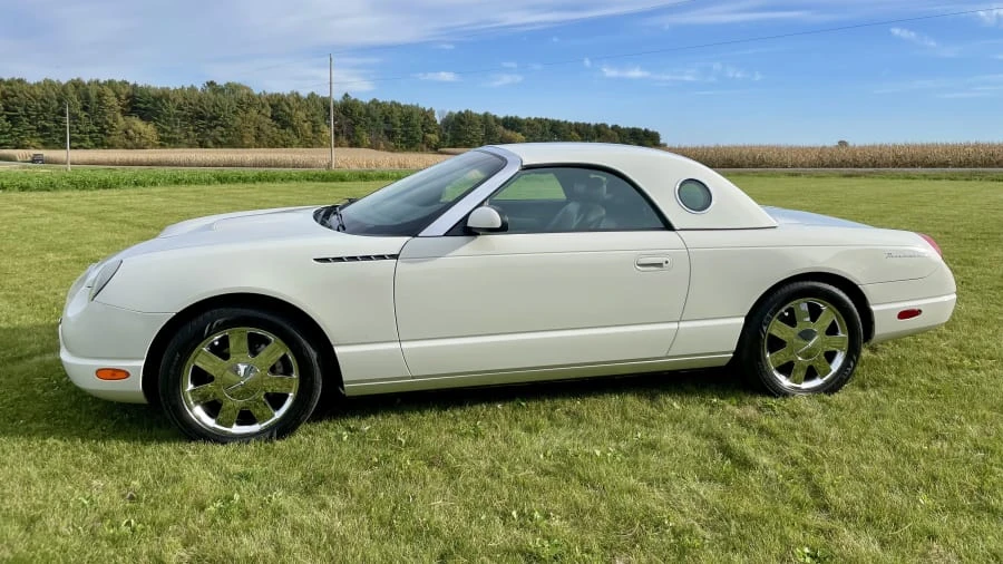 2002 Ford Thunderbird 11th Gen - Image 2 of 15