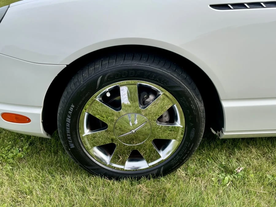 2002 Ford Thunderbird 11th Gen - Image 5 of 15