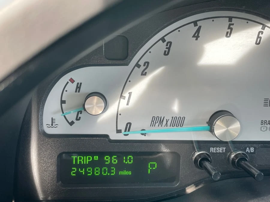 2002 Ford Thunderbird 11th Gen - Image 12 of 15
