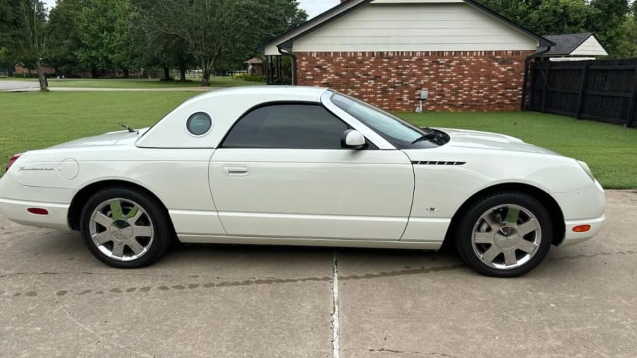 2002 Ford Thunderbird 11th Gen - Image 2 of 23