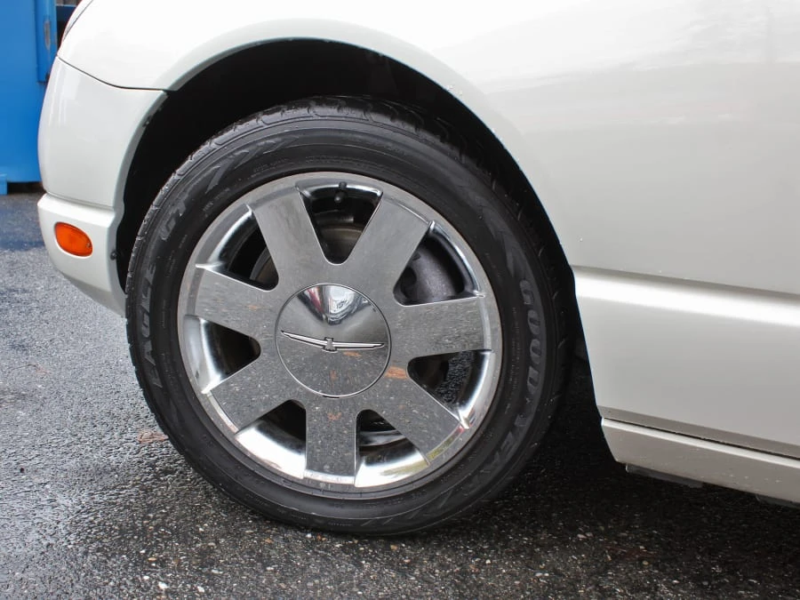 2002 Ford Thunderbird 11th Gen - Image 9 of 10