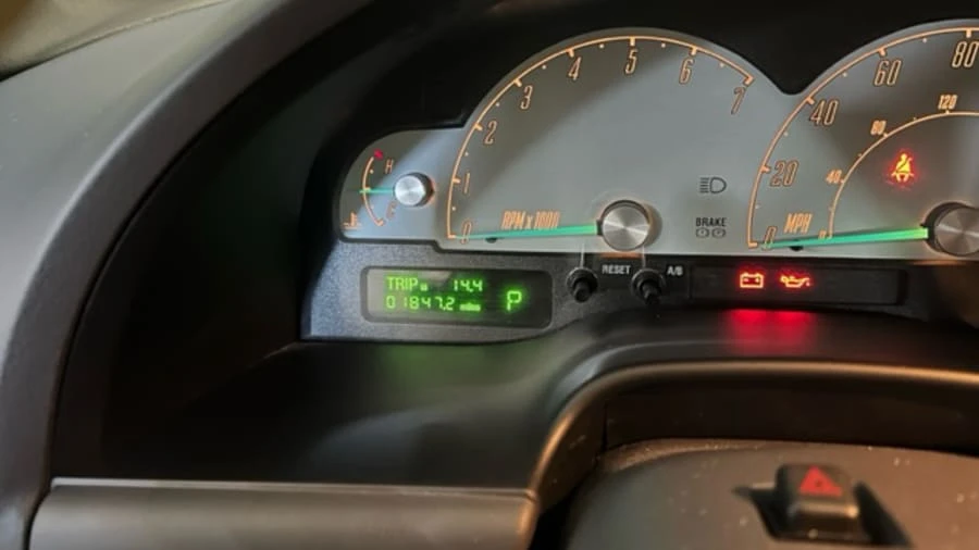 2002 Ford Thunderbird 11th Gen - Image 9 of 11