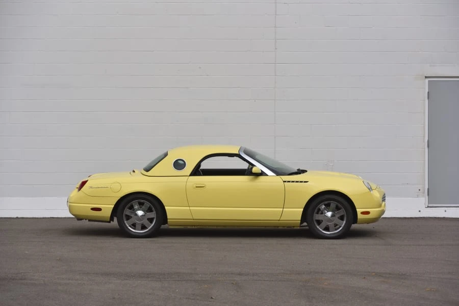 2002 Ford Thunderbird 11th Gen - Image 13 of 25