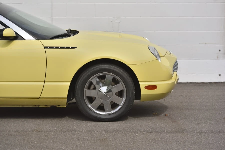 2002 Ford Thunderbird 11th Gen - Image 16 of 25