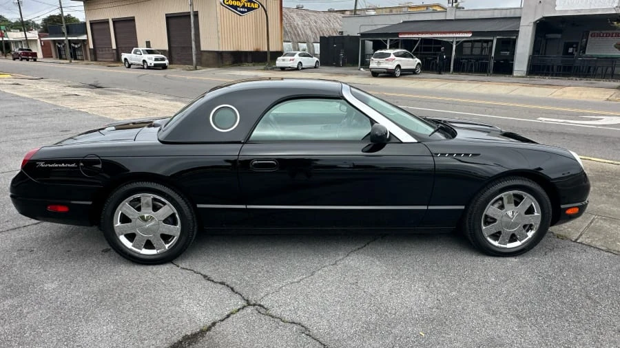 2002 Ford Thunderbird 11th Gen - Image 2 of 9