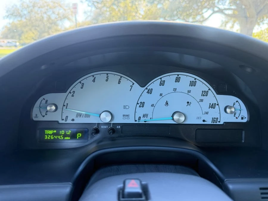 2002 Ford Thunderbird 11th Gen - Image 9 of 12