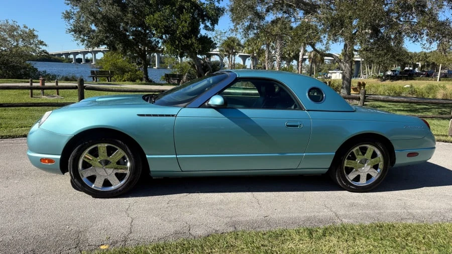 2002 Ford Thunderbird 11th Gen - Image 2 of 12