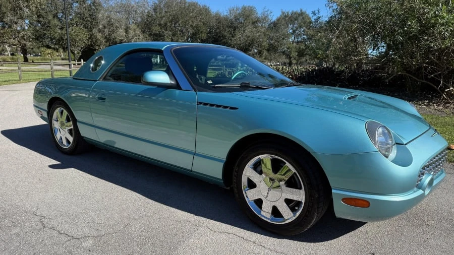 2002 Ford Thunderbird 11th Gen - Image 6 of 12