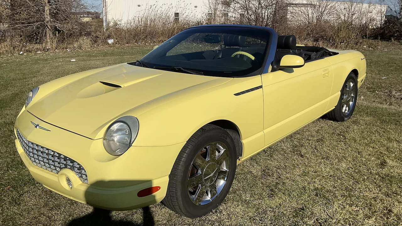 2002 Ford Thunderbird 11th Gen - Image 4 of 16