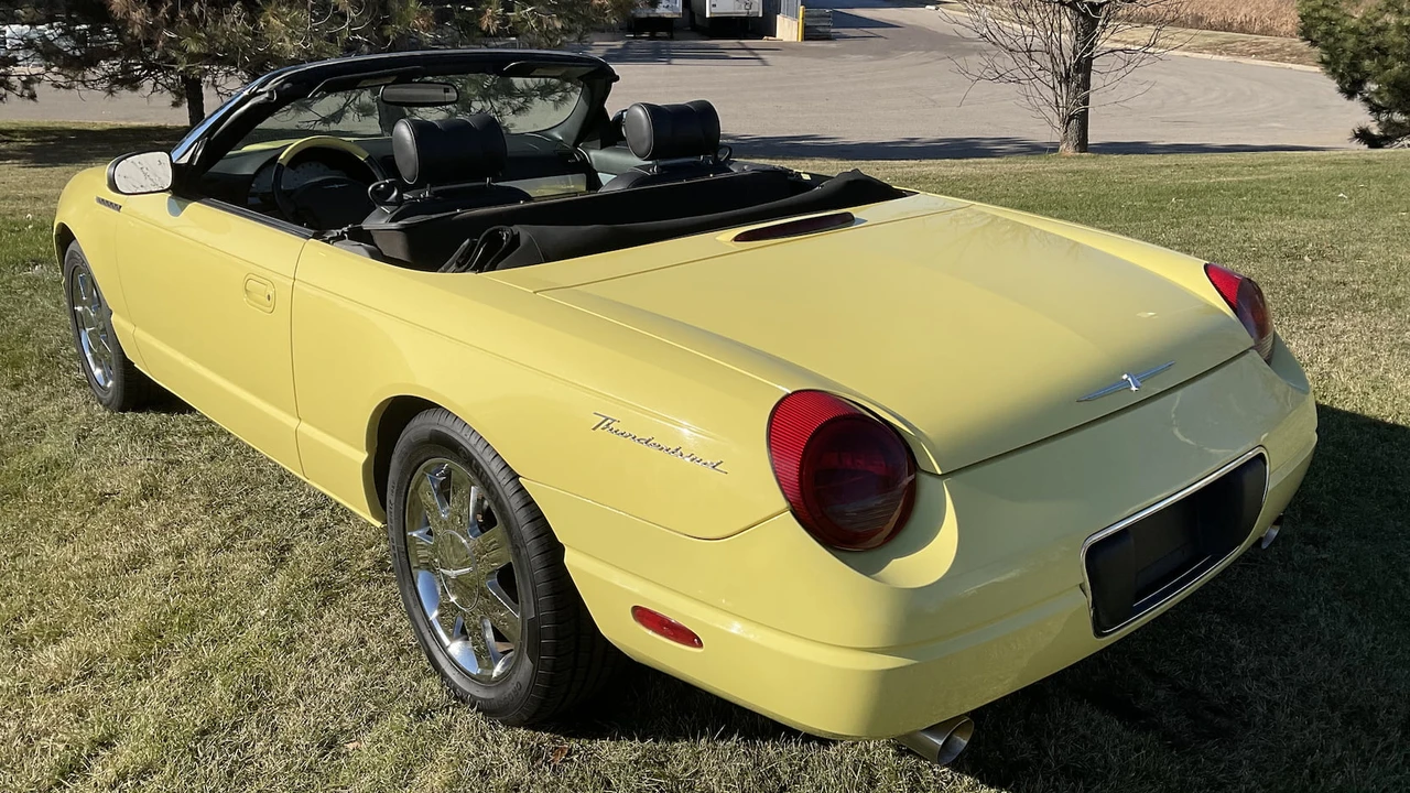 2002 Ford Thunderbird 11th Gen - Image 6 of 16