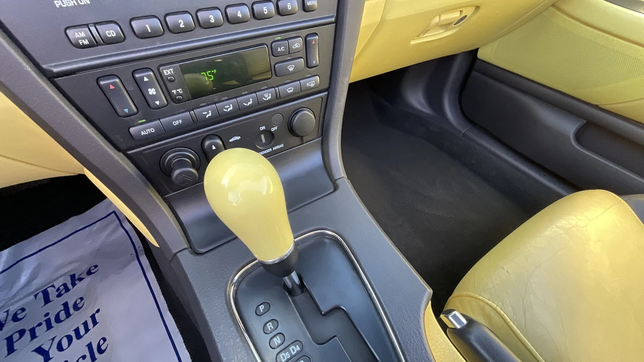 2002 Ford Thunderbird 11th Gen - Image 12 of 16