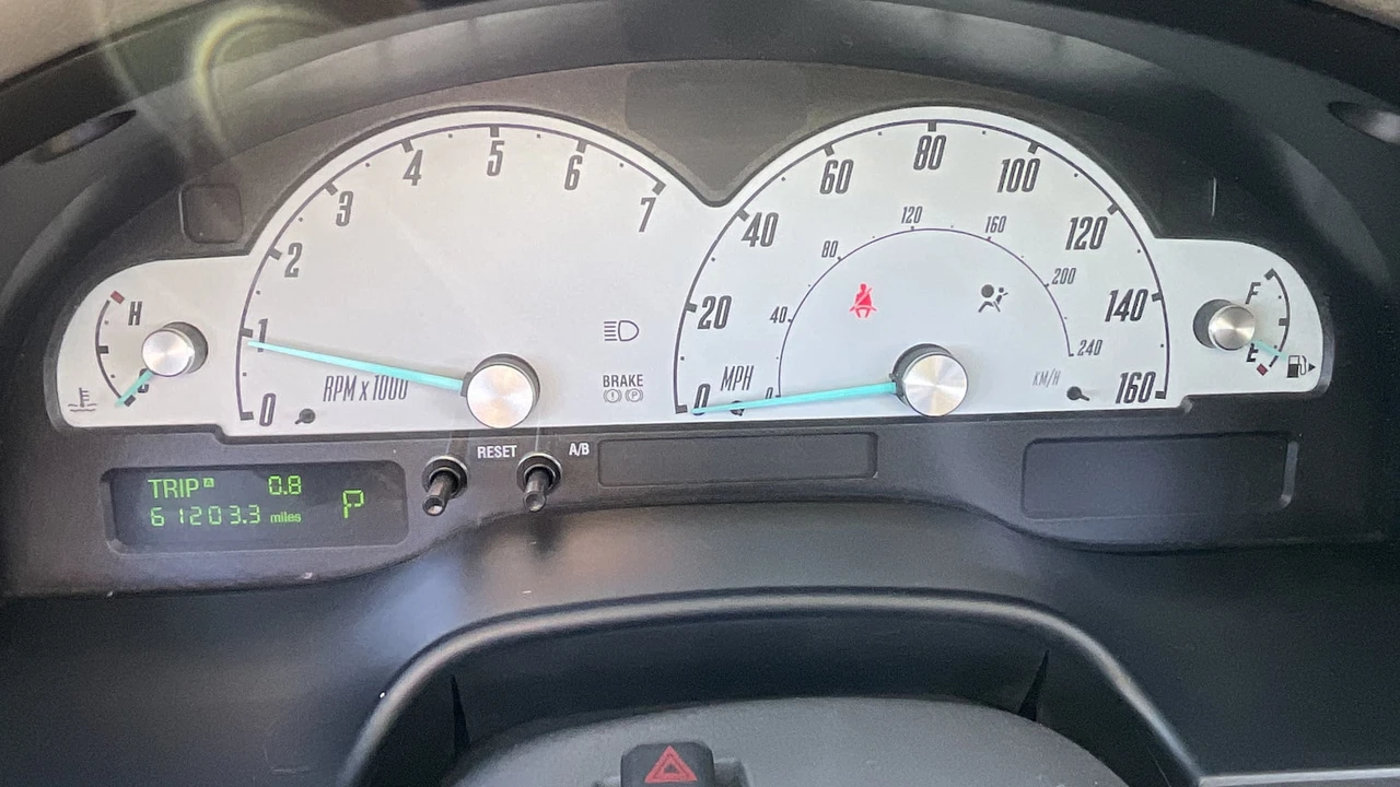 2002 Ford Thunderbird 11th Gen - Image 13 of 16