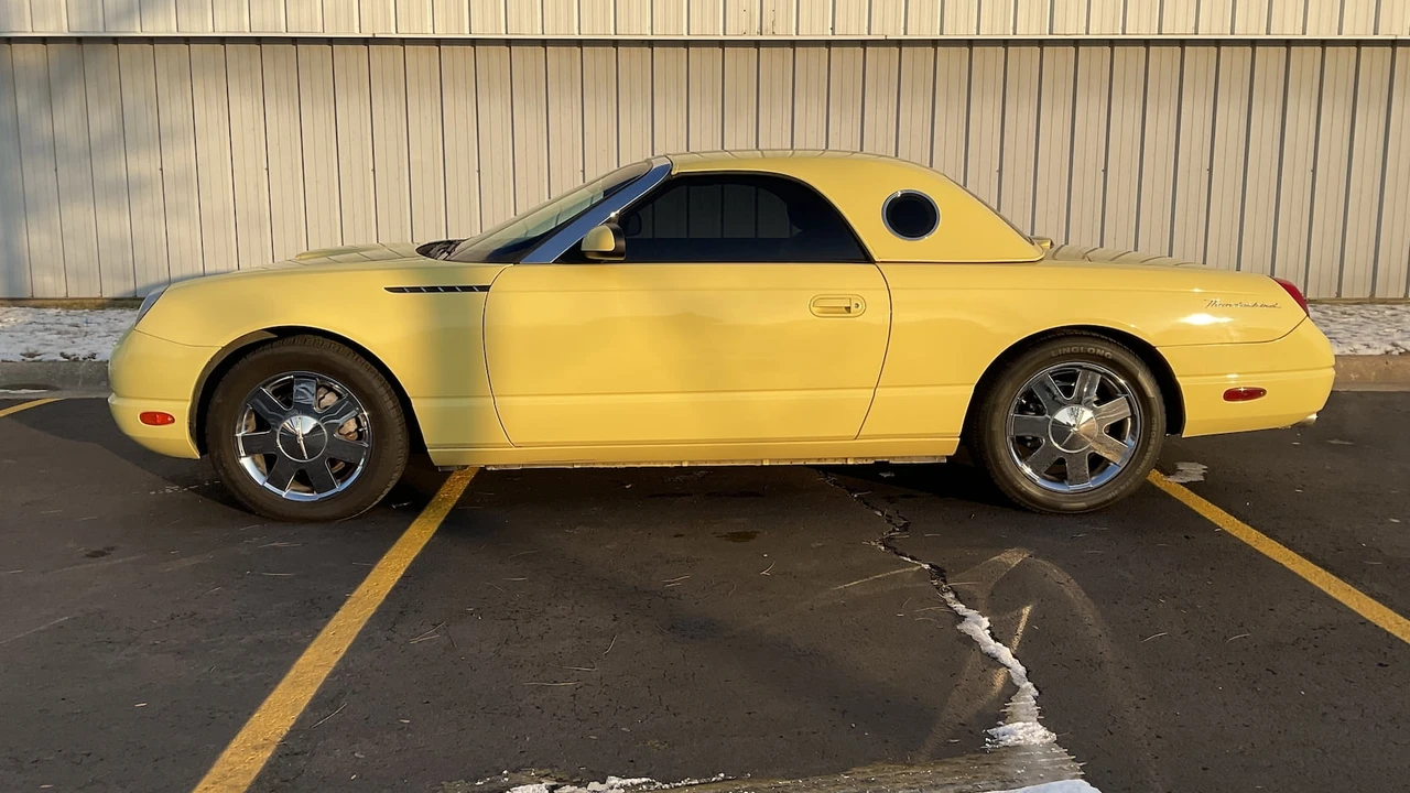 2002 Ford Thunderbird 11th Gen - Image 2 of 16
