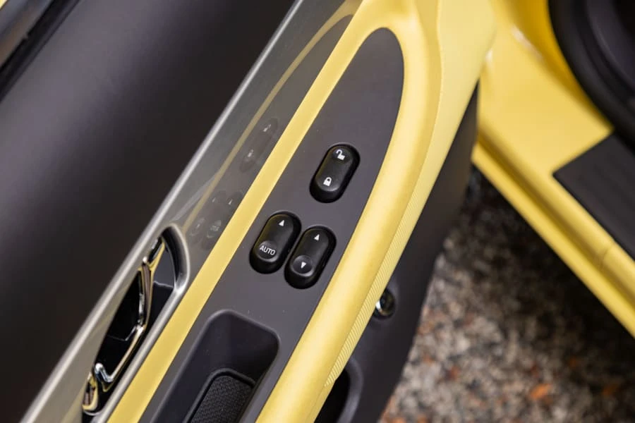 2002 Ford Thunderbird 11th Gen - Image 20 of 30