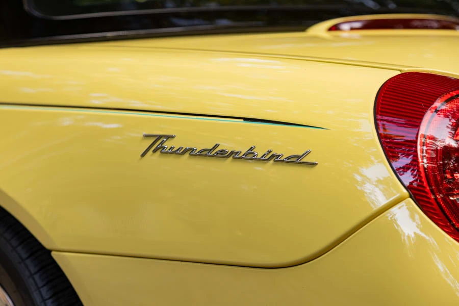 2002 Ford Thunderbird 11th Gen - Image 8 of 30