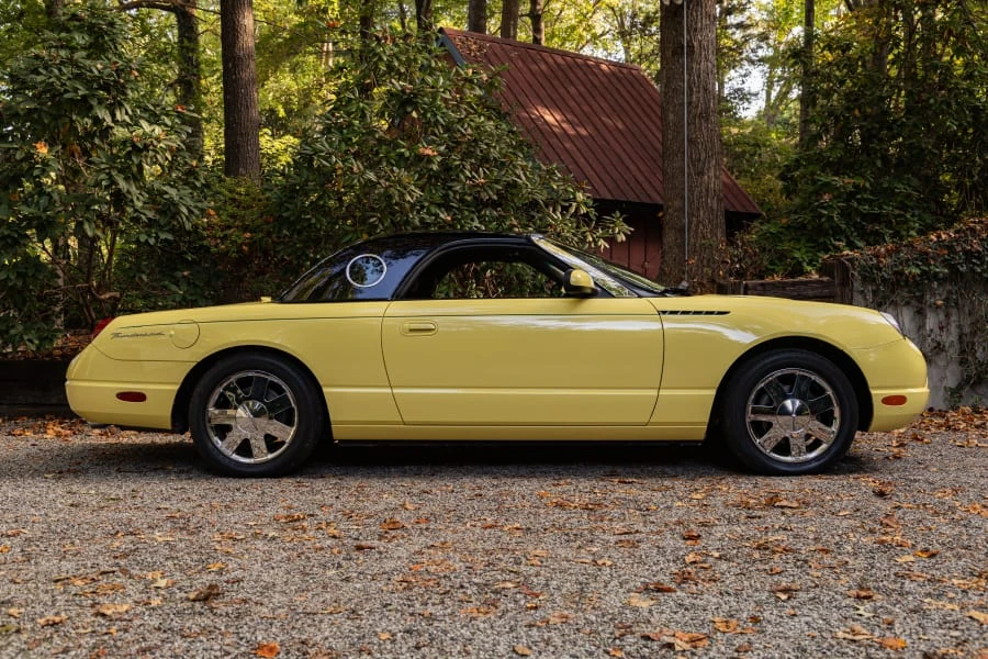 2002 Ford Thunderbird 11th Gen - Image 9 of 30