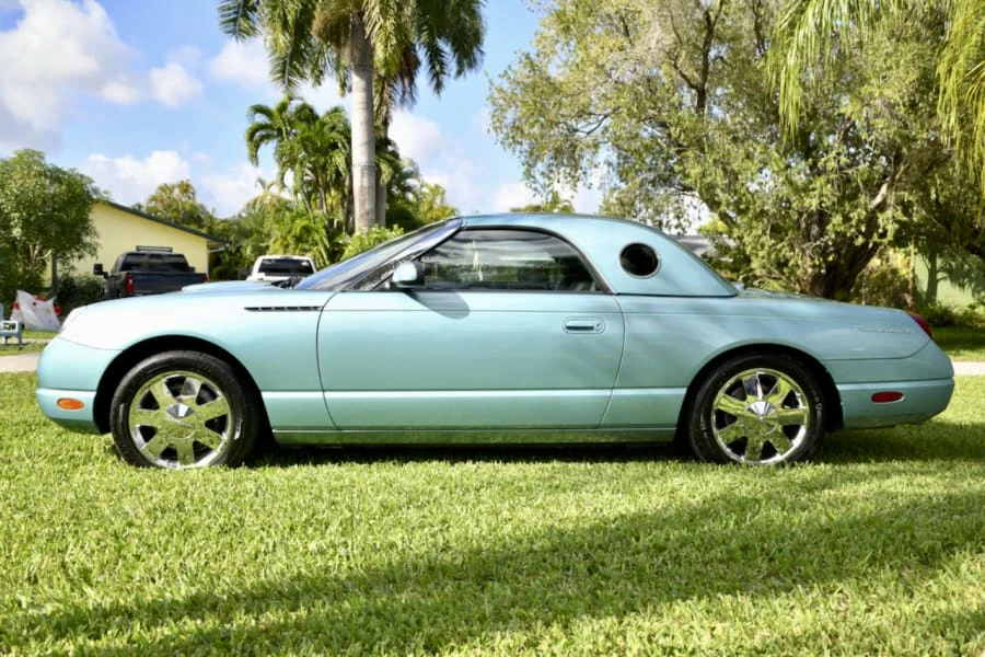2002 Ford Thunderbird 11th Gen - Image 2 of 31