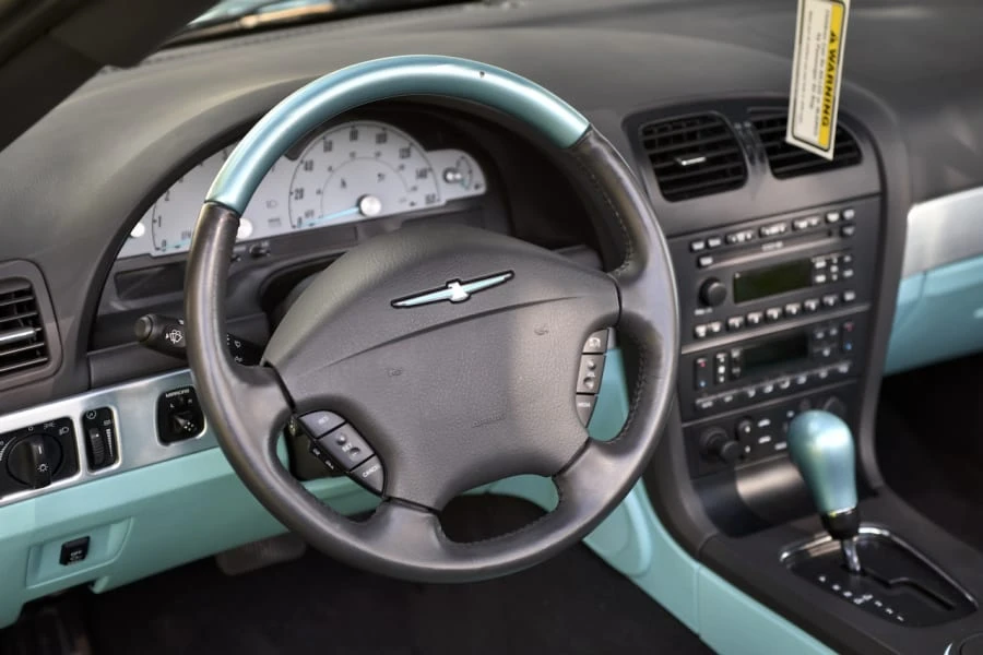 2002 Ford Thunderbird 11th Gen - Image 13 of 31