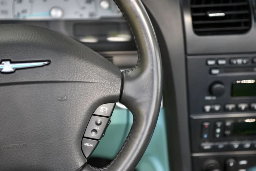 2002 Ford Thunderbird 11th Gen - Image 18 of 31