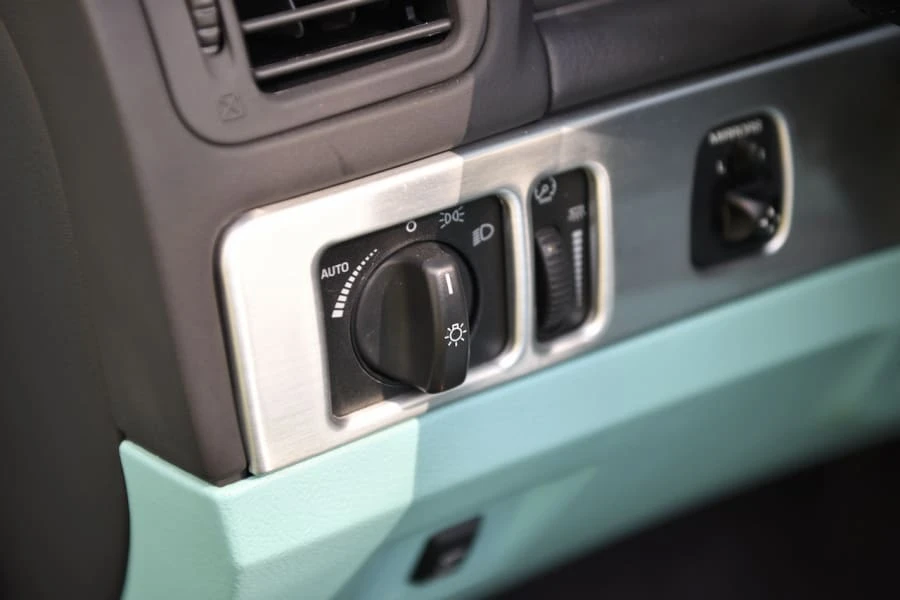 2002 Ford Thunderbird 11th Gen - Image 21 of 31