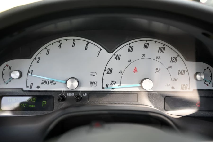 2002 Ford Thunderbird 11th Gen - Image 23 of 31