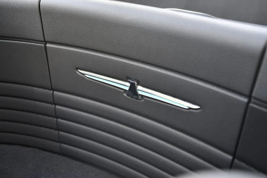 2002 Ford Thunderbird 11th Gen - Image 27 of 31