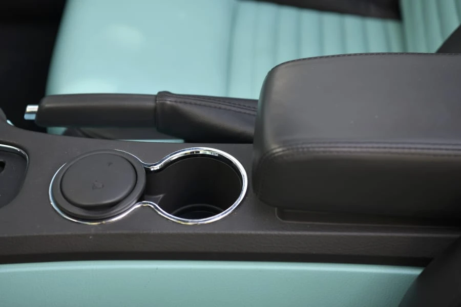 2002 Ford Thunderbird 11th Gen - Image 28 of 31