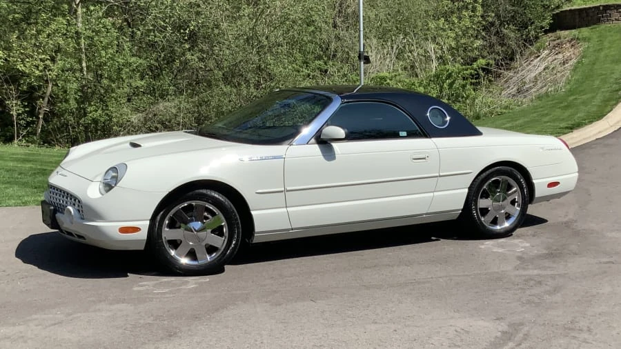 2002 Ford Thunderbird 11th Gen - Image 3 of 11