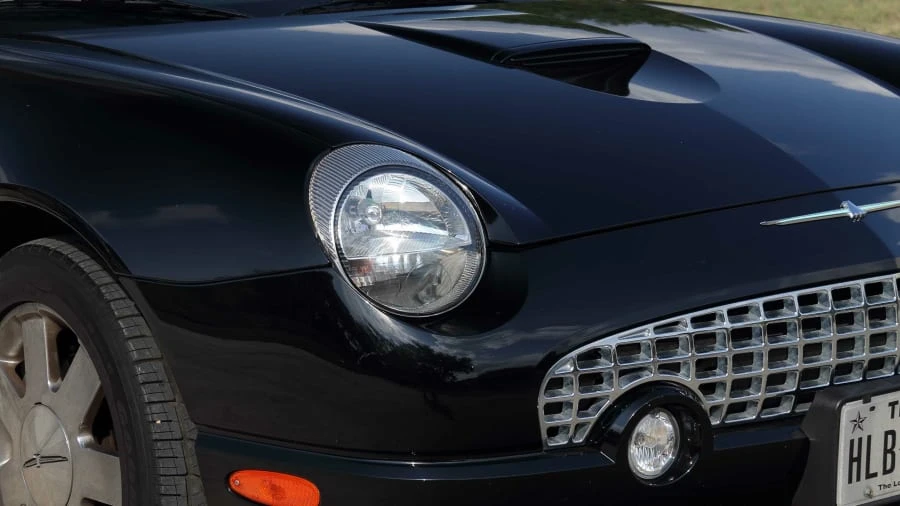 2002 Ford Thunderbird 11th Gen - Image 17 of 21