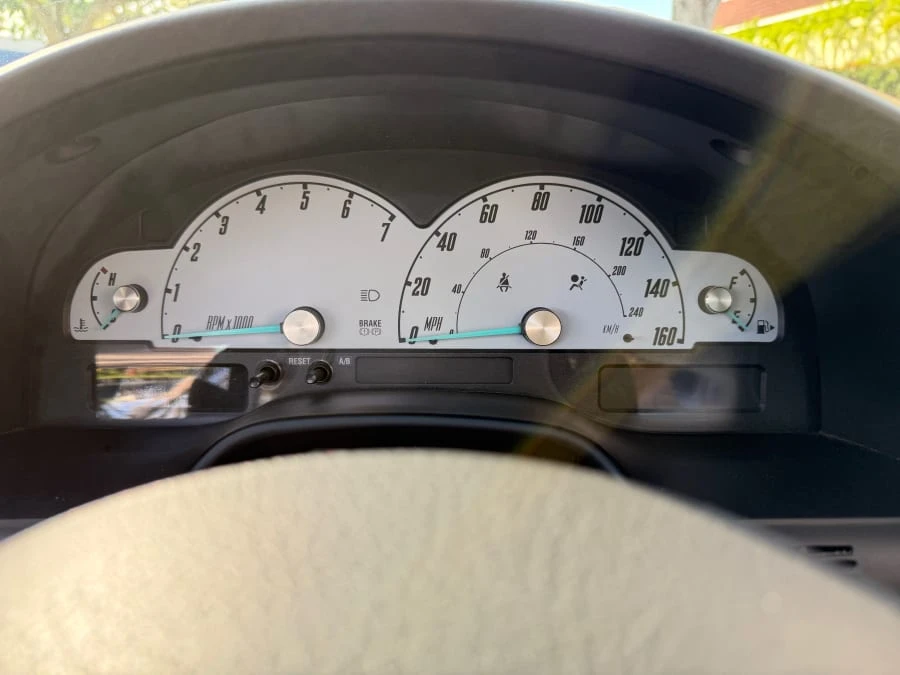 2002 Ford Thunderbird 11th Gen - Image 21 of 31