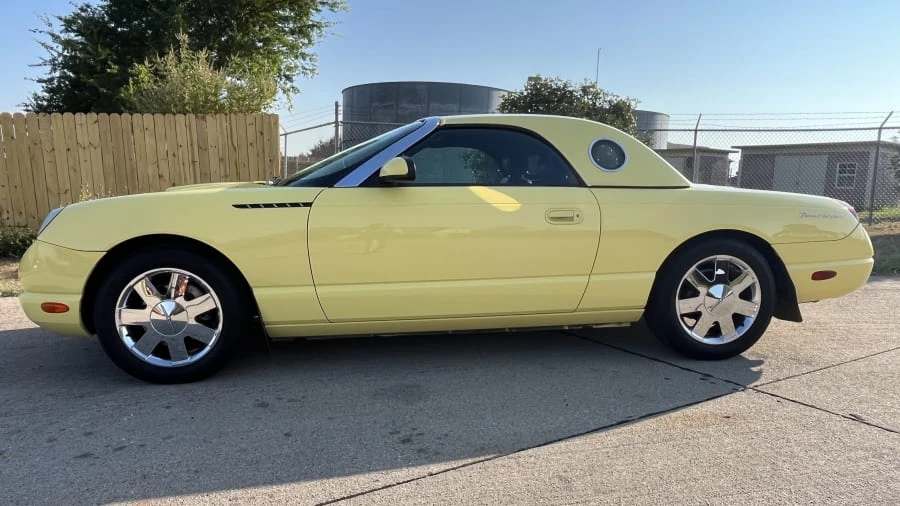 2002 Ford Thunderbird 11th Gen - Image 2 of 9