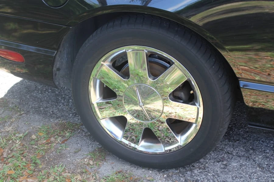 2002 Ford Thunderbird 11th Gen - Image 10 of 12