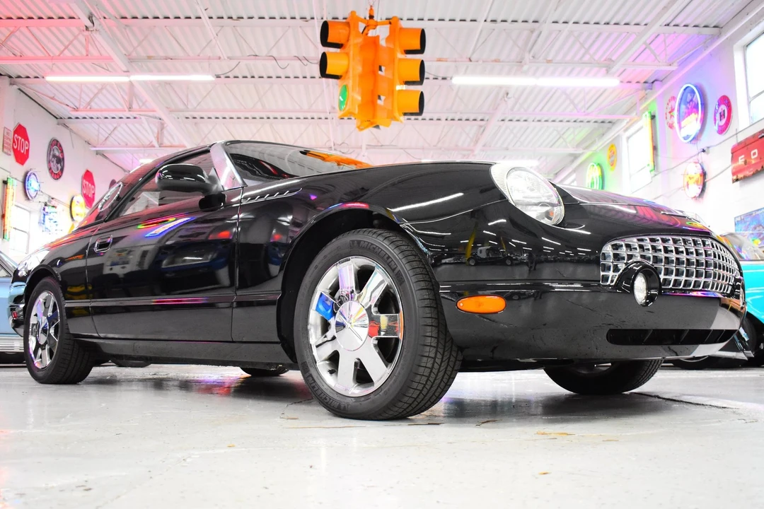 2002 Ford Thunderbird 11th Gen - Image 3 of 20