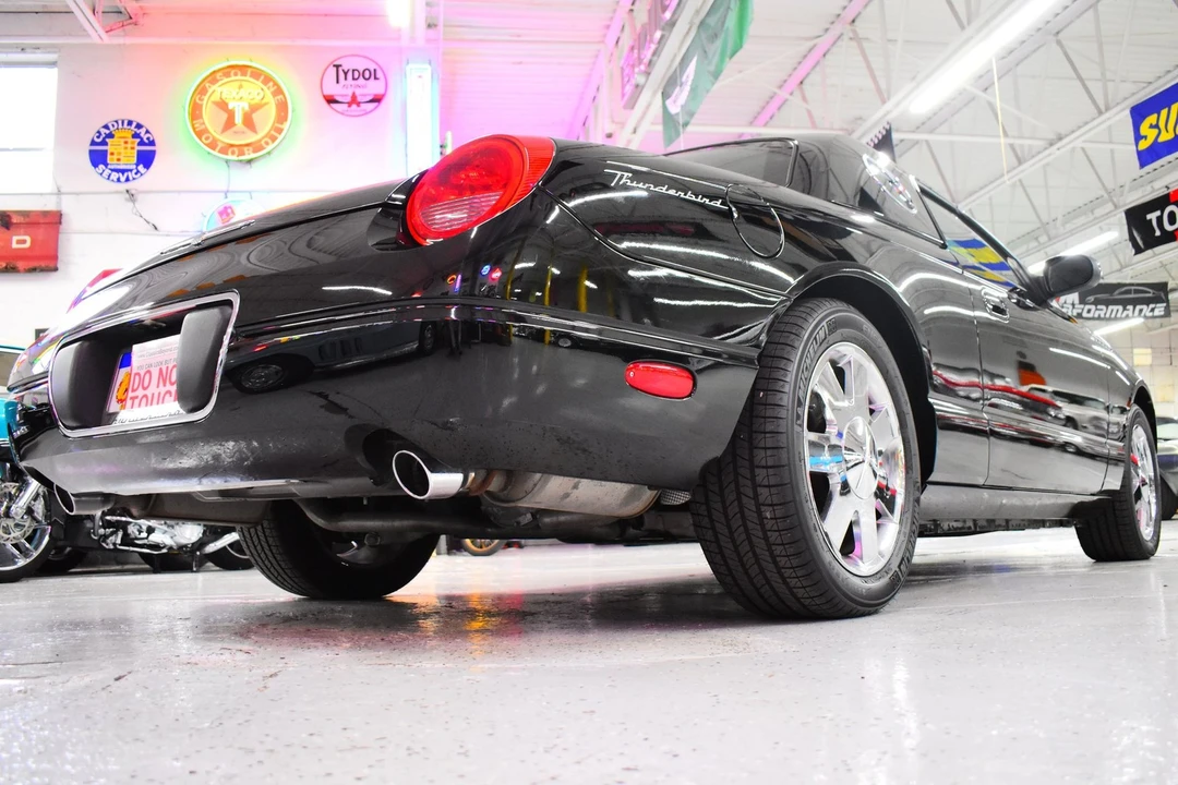 2002 Ford Thunderbird 11th Gen - Image 11 of 20
