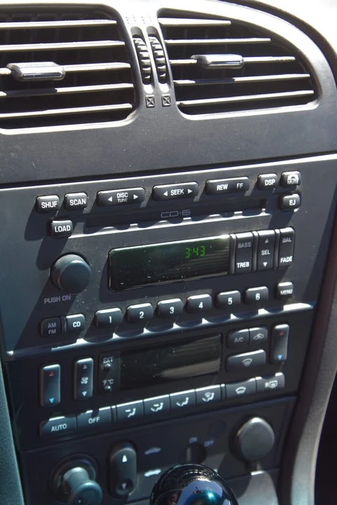 2002 Ford Thunderbird 11th Gen - Image 9 of 17