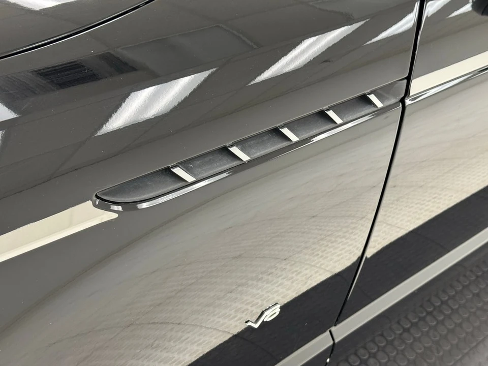 2002 Ford Thunderbird 11th Gen - Image 18 of 31