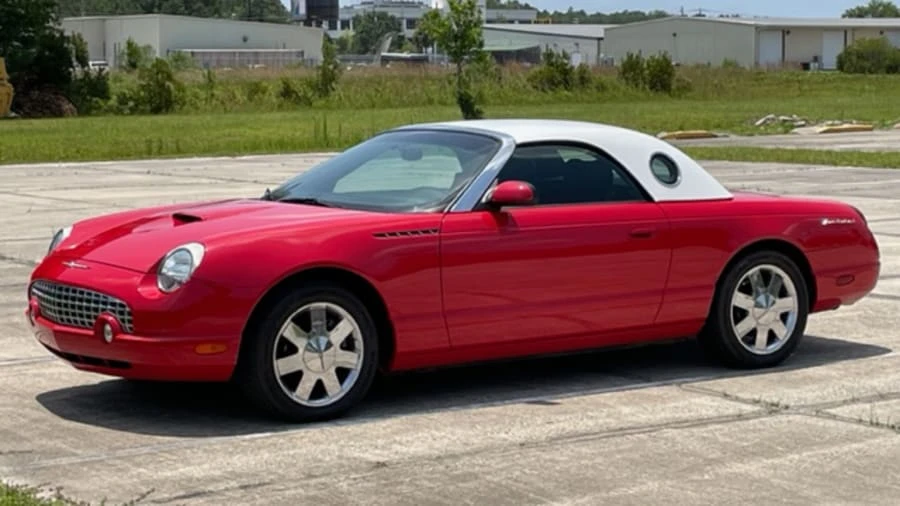 2002 Ford Thunderbird 11th Gen - Image 17 of 19