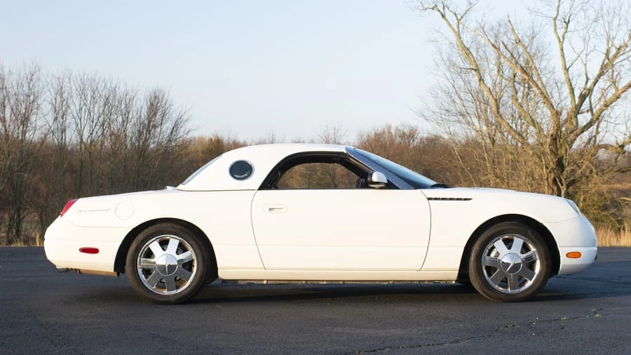 2002 Ford Thunderbird 11th Gen - Image 11 of 12
