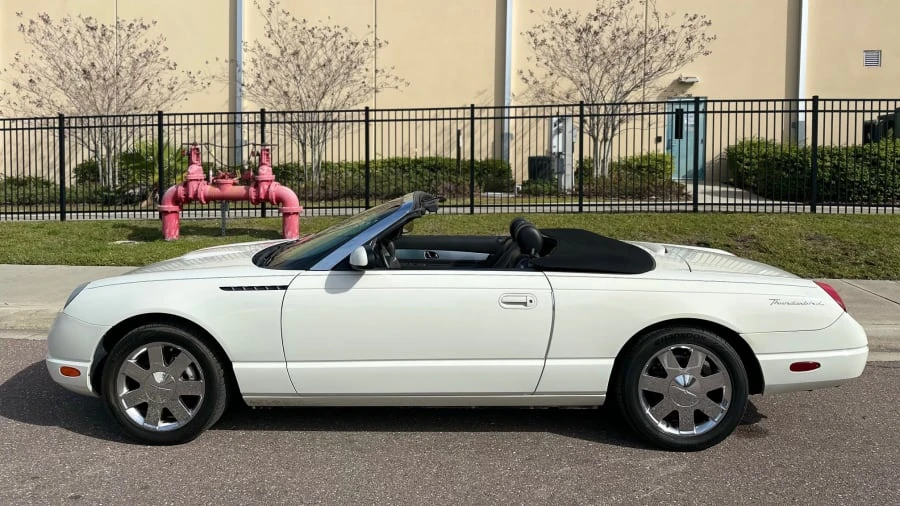 2002 Ford Thunderbird 11th Gen - Image 2 of 7